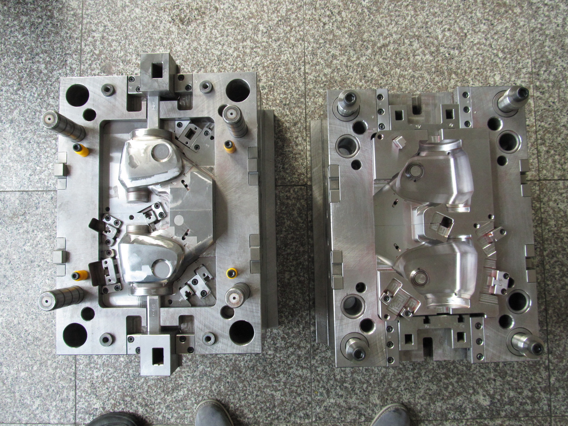 plastic housing tooling